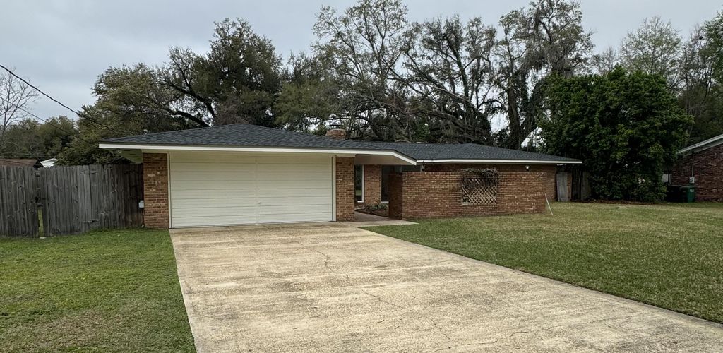Photo of 1932 Shady Oaks Drive, Tallahassee, FL 32303 (MLS # 391597)
