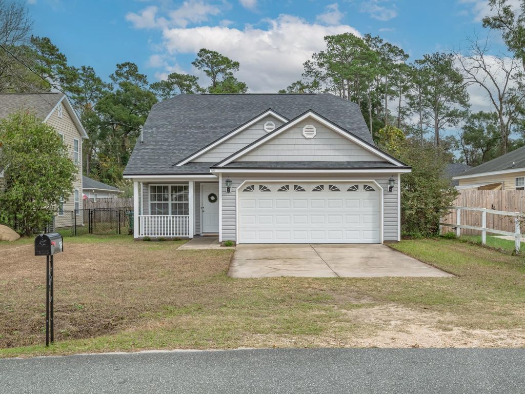 Photo of 99 Cochise Street, Crawfordville, FL 32327 (MLS # 393924)