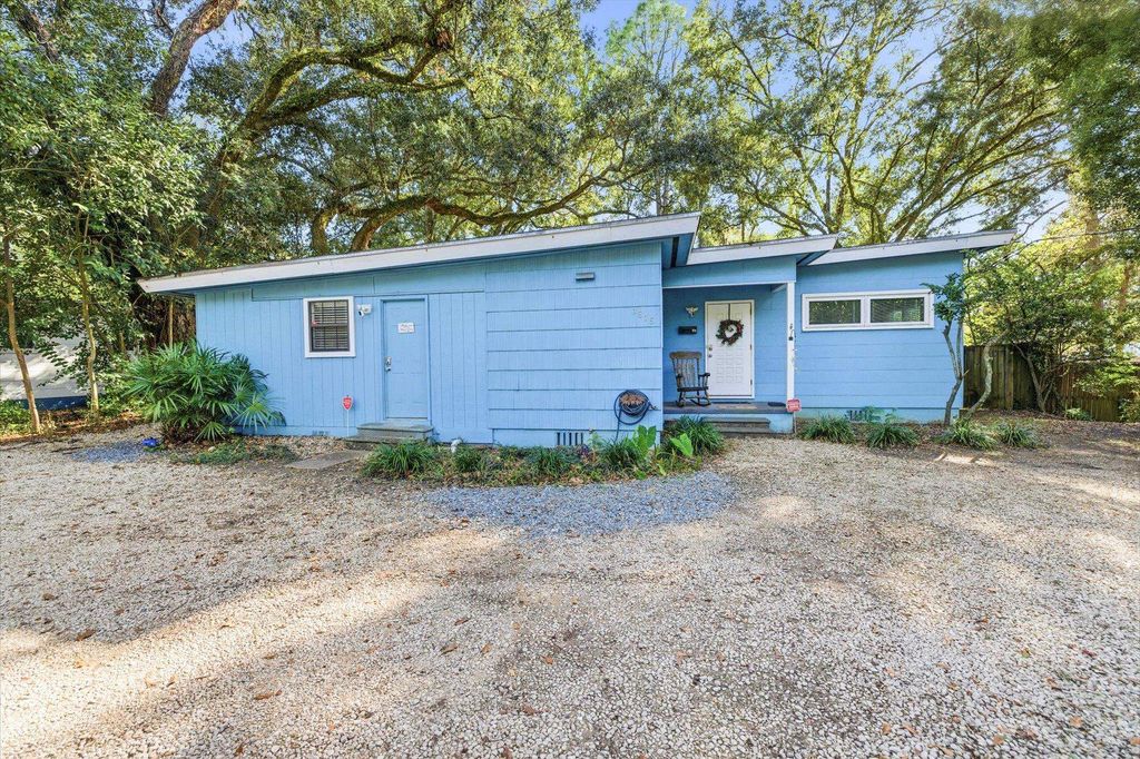 Photo of 1815 Jackson Bluff Road, Tallahassee, FL 32304 (MLS # 394999)