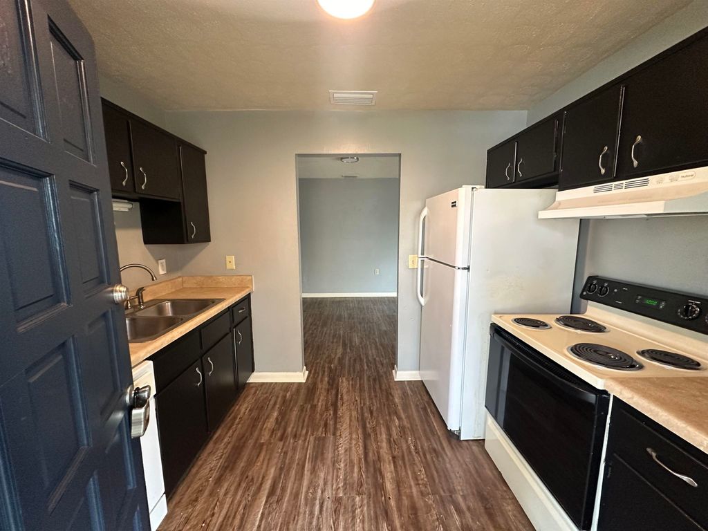 Photo of 1235 BUCKINGHAM Drive #4, Tallahassee, FL 32308 (MLS # 393195)