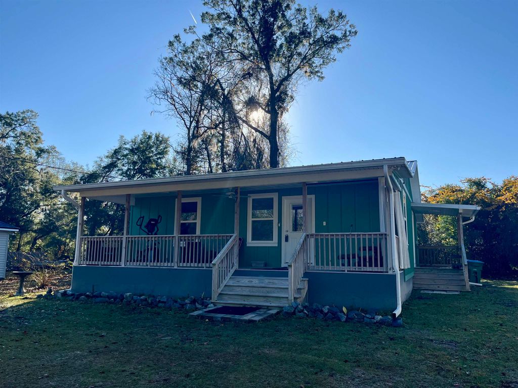 Photo of 67 Summer Brooke Lane, Crawfordville, FL 32327 (MLS # 394113)