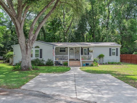 Photo of 1317 Tree Circle, Tallahassee, FL 32304 (MLS # 402113)