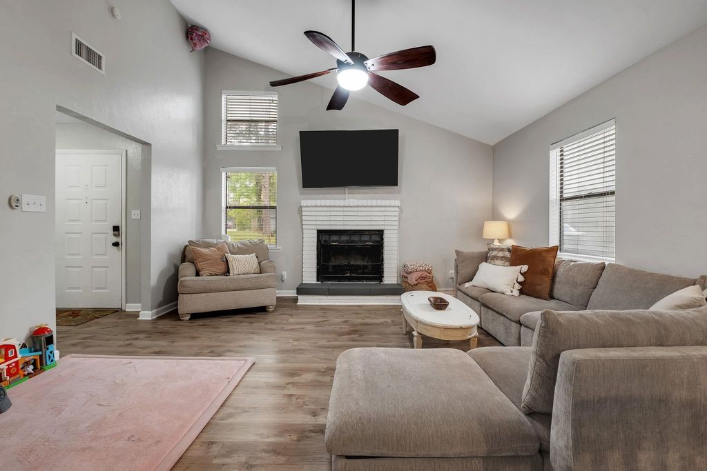 Photo of 3211 Thames Drive, Tallahassee, FL 32309 (MLS # 397897)