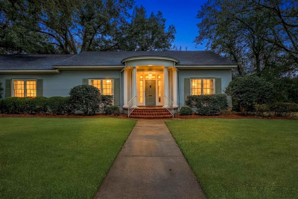 Photo of 1103 Clayton Avenue, Quincy, FL 32351 (MLS # 396093)