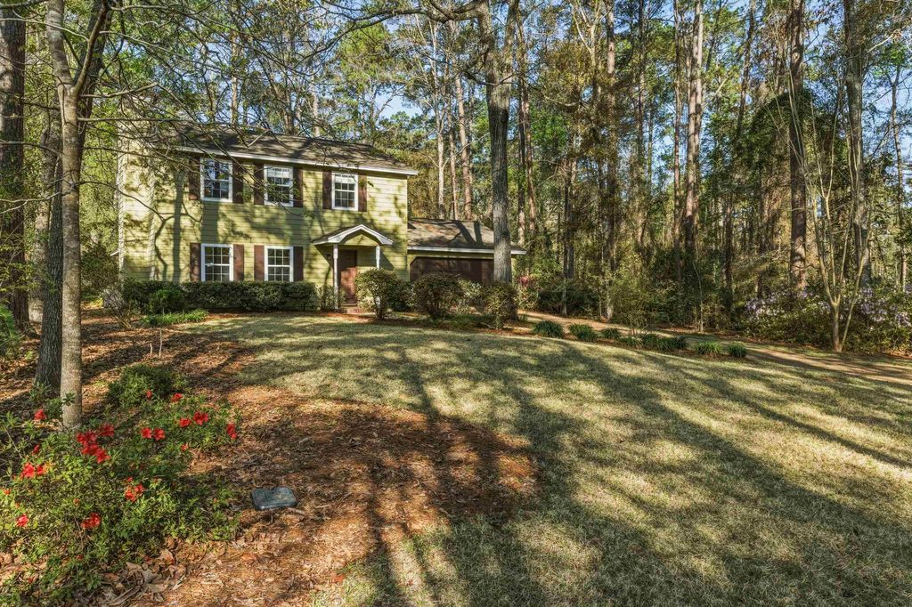 Photo of 3505 Cherokee Ridge Trail, Tallahassee, FL 32312 (MLS # 397286)