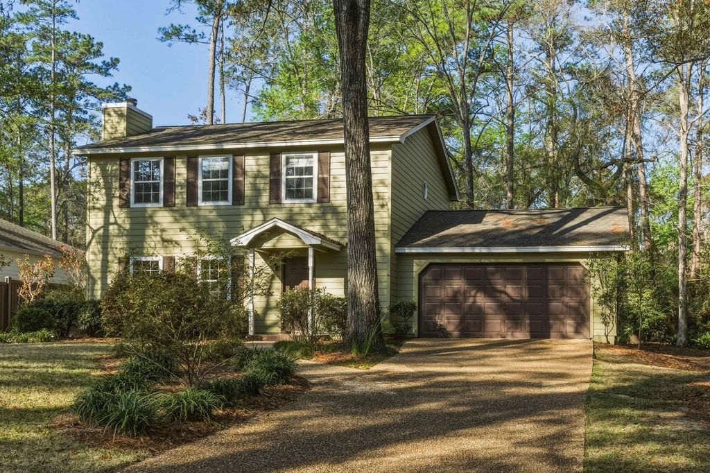 Photo of 3505 Cherokee Ridge Trail, Tallahassee, FL 32312 (MLS # 397286)