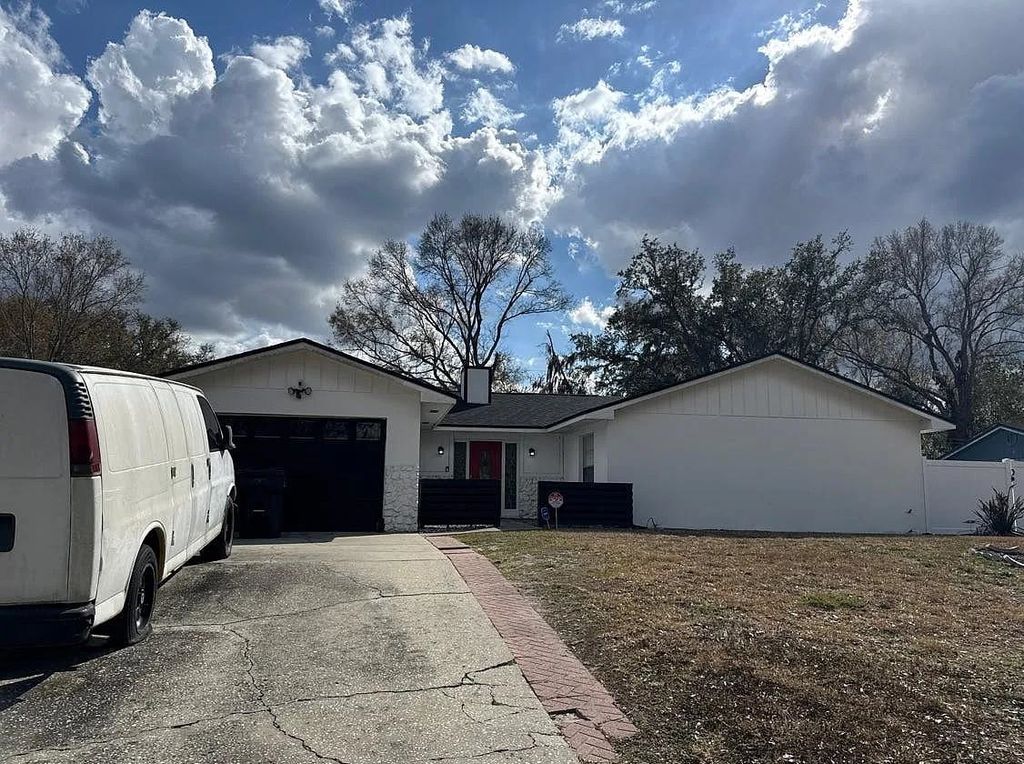 Photo of 2318 Maple Hill Drive, Other Florida, FL 33811 (MLS # 396936)