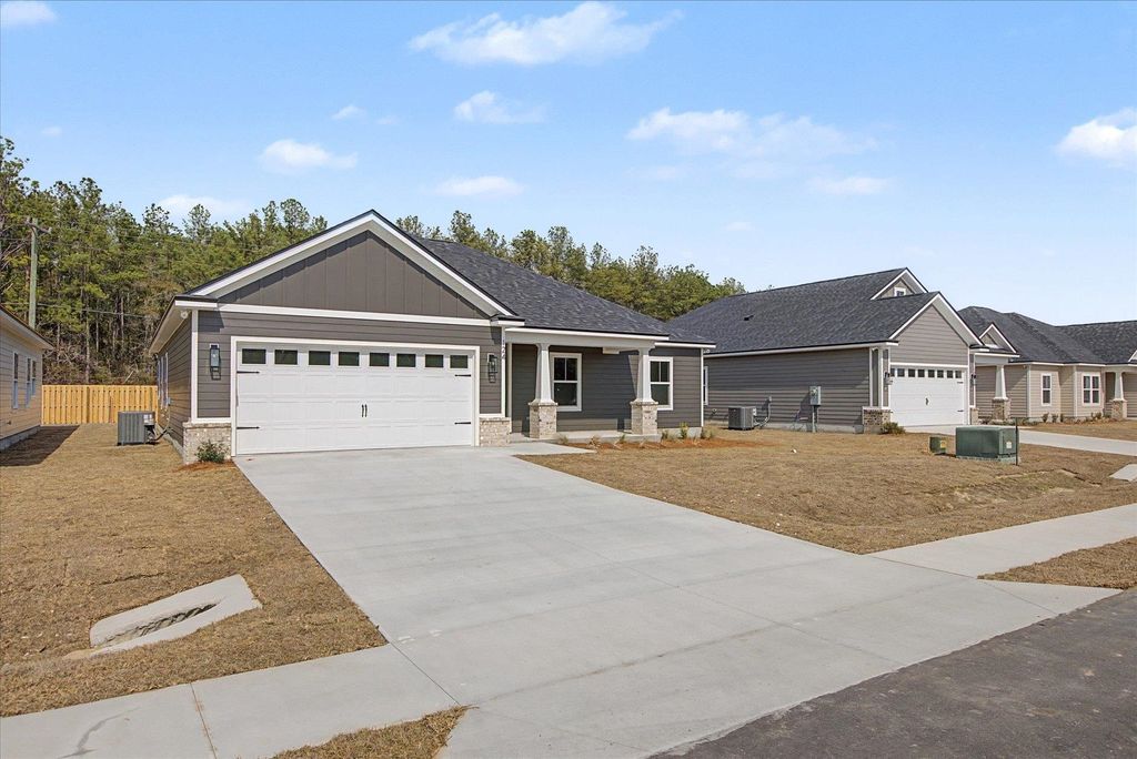 Photo of 124 Divine Loop, Crawfordville, FL 32327 (MLS # 399975)