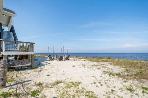 A home in ALLIGATOR POINT