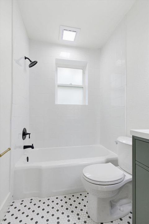 Tiny photo for 421 E JENNINGS Street, Tallahassee, FL 32301 (MLS # 393022)