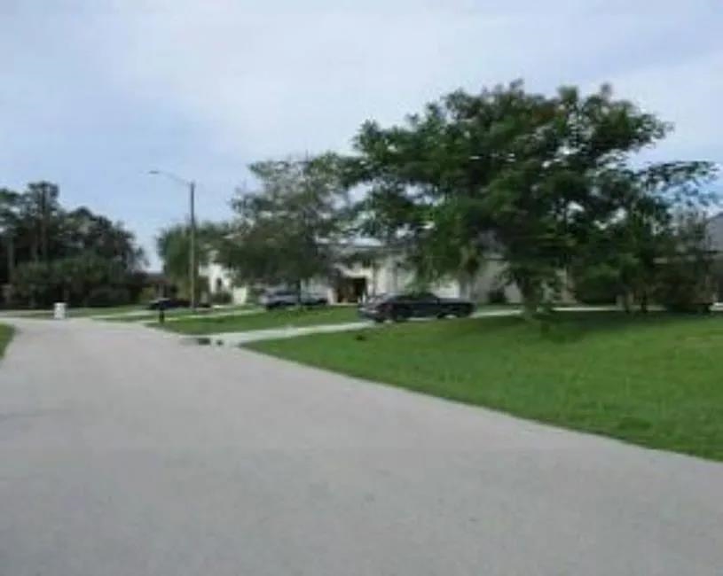 2582 SW McDonald Street