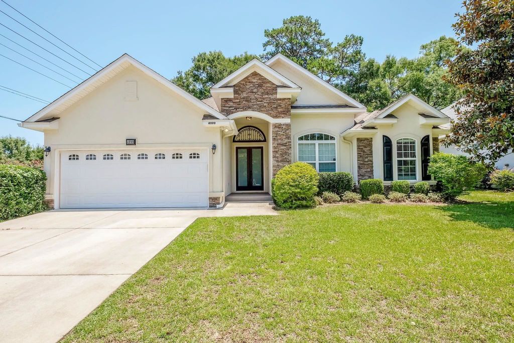 Photo of 4999 Hollystone Lane, Tallahassee, FL 32312 (MLS # 401886)