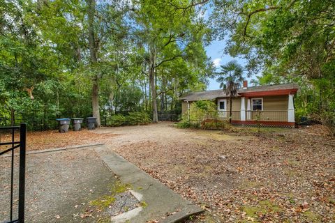 Tiny photo for 1320 Cherry Laurel Street, Tallahassee, FL 32308 (MLS # 391666)