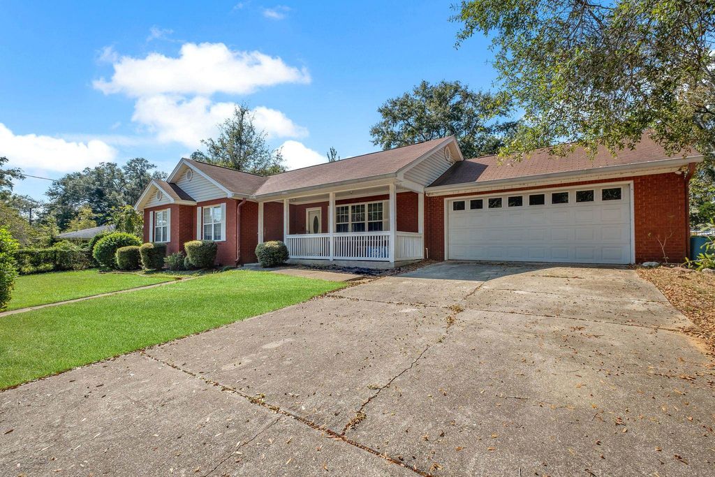 Photo of 2800 Walnut Street, Tallahassee, FL 32305 (MLS # 392688)