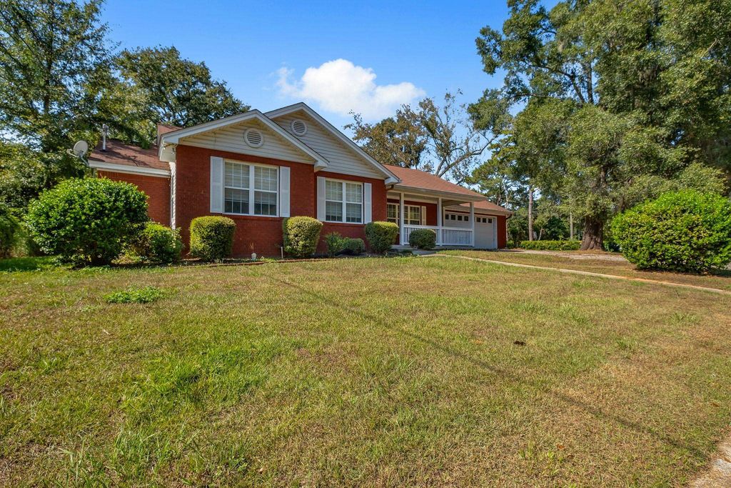 Photo of 2800 Walnut Street, Tallahassee, FL 32305 (MLS # 392688)