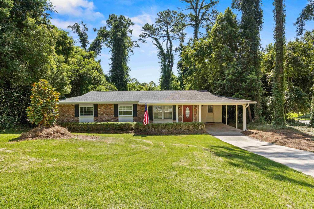 Photo of 2301 Spoonwood Drive, Tallahassee, FL 32303 (MLS # 390965)