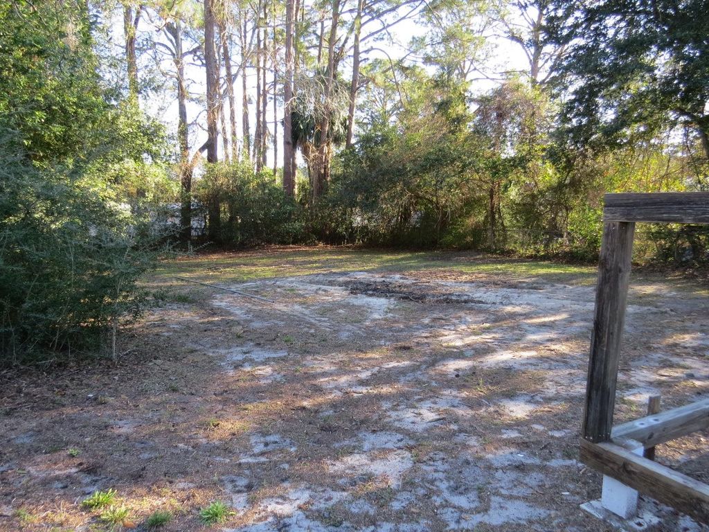 Photo of 2526 Palmetto Terrace, Carrabelle, FL 32322 (MLS # 397003)