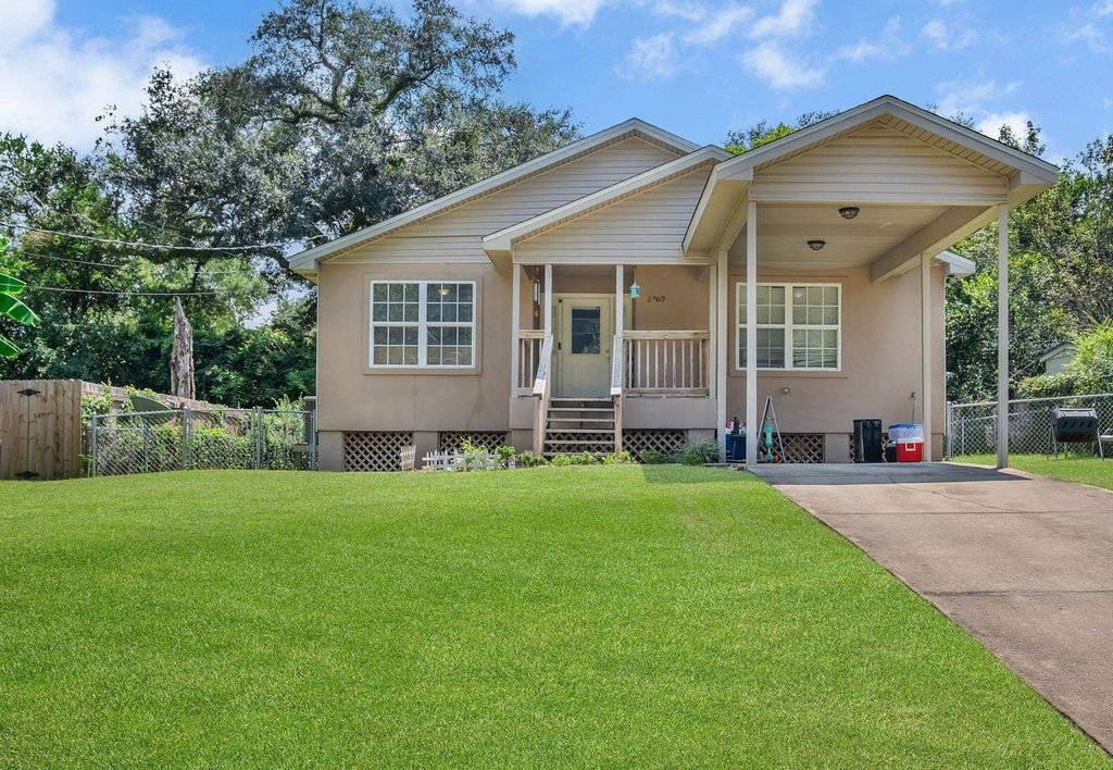 Photo of 2909 Oakwood Dr Dr, Tallahassee, FL 32304 (MLS # 390234)