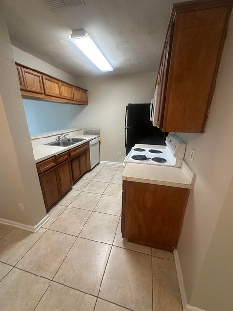 Tiny photo for 2525 Hartsfield Road Unit #21 Rd, Tallahassee, FL 32303 (MLS # 395695)