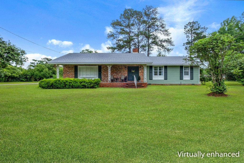 Photo of 41 N Virginia Street, Quincy, FL 32351 (MLS # 399881)
