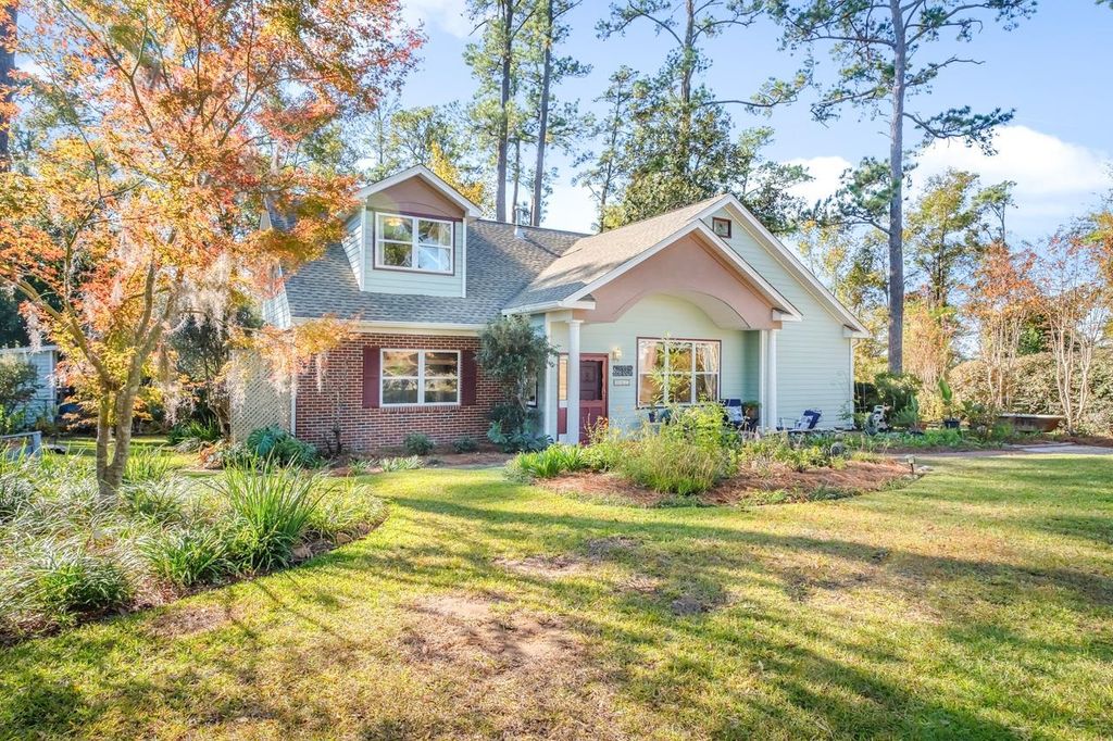 Photo of 1003 Maple Drive, Tallahassee, FL 32301 (MLS # 395733)