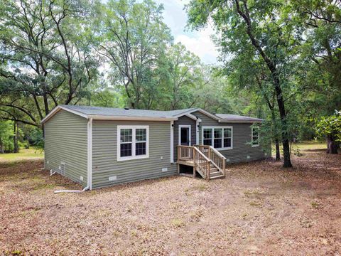 Photo of 4013 MCCALL BRIDGE Road, Quincy, FL 32351 (MLS # 400375)
