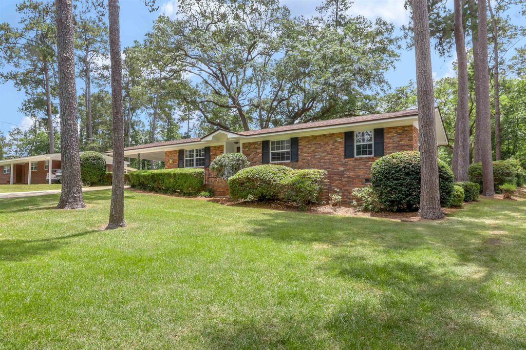 Photo of 1917 Sharon Road, Tallahassee, FL 32303 (MLS # 386672)