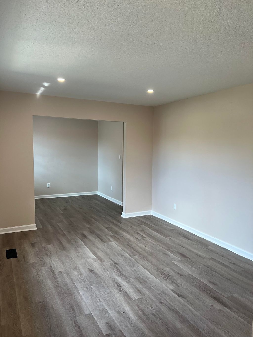 Photo of 1545 PINEVIEW Drive, Tallahassee, FL 32301 (MLS # 396312)