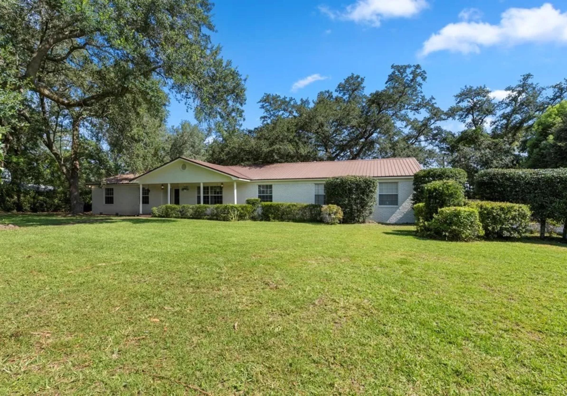 480 W Lakeview Drive