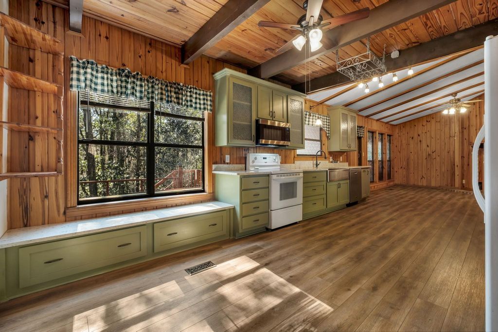 Photo of 488 John Yawn Place, Havana, FL 32333 (MLS # 395705)