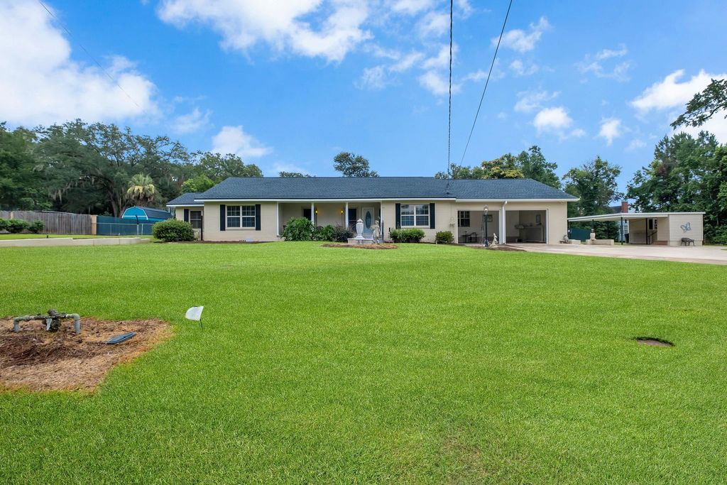 Photo of 335 N 10th Street, Quincy, FL 32351 (MLS # 392153)
