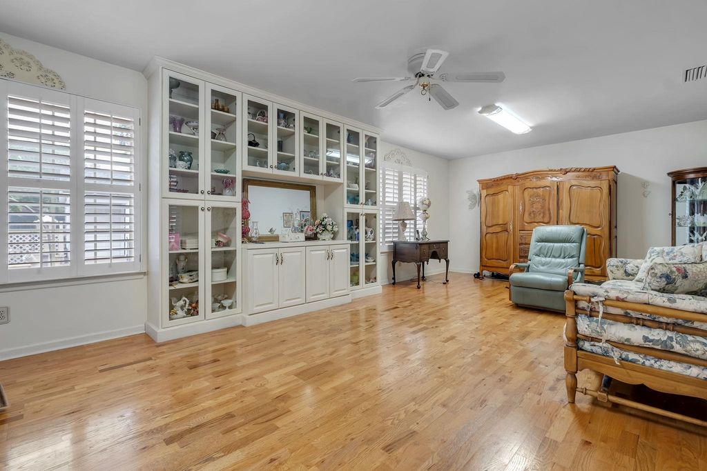 Photo of 335 N 10th Street, Quincy, FL 32351 (MLS # 392153)