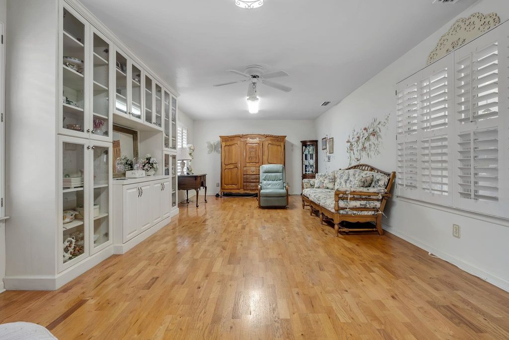 Photo of 335 N 10th Street, Quincy, FL 32351 (MLS # 392153)