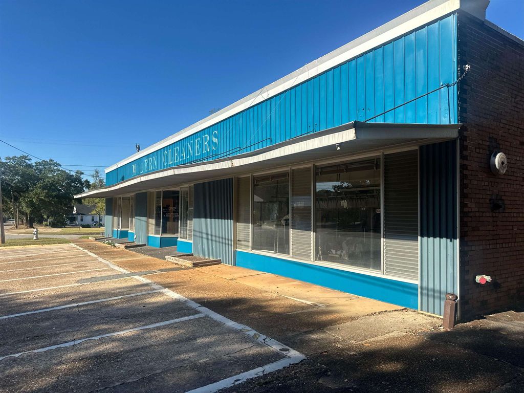 Photo of 522 N Broad Street, Thomasville, GA 31792 (MLS # 392158)