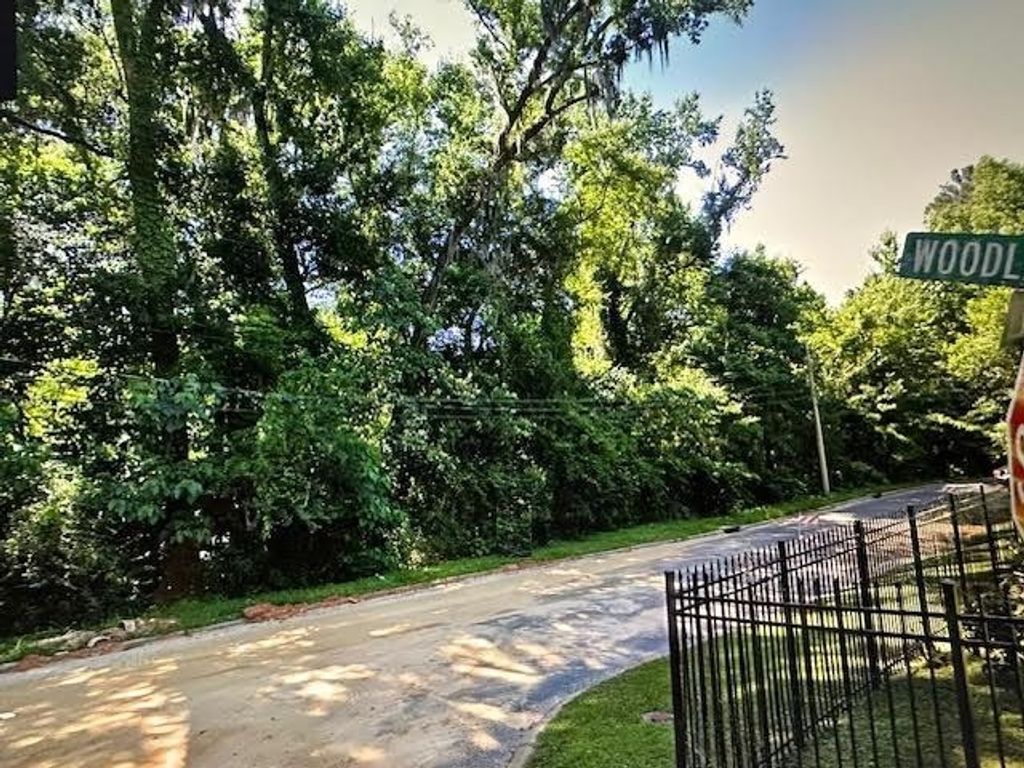 Photo of 905 E. Bellamy Drive, Quincy, FL 32351 (MLS # 396694)