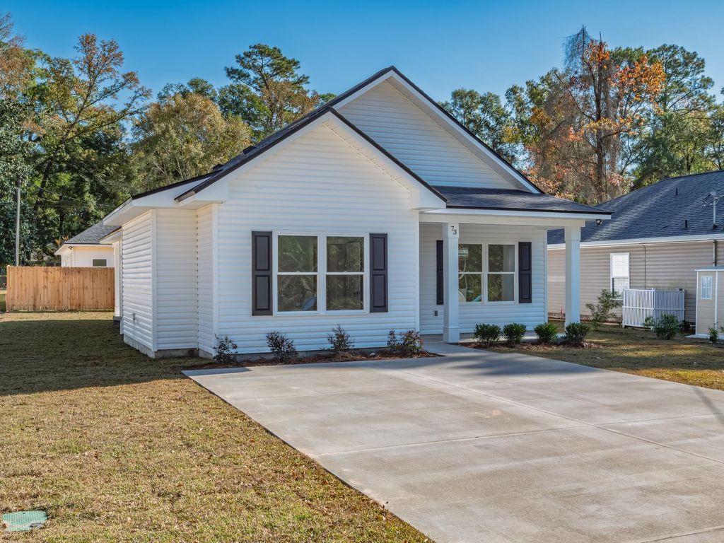 Photo of 73 W F Magers Road, Crawfordville, FL 32327 (MLS # 393468)