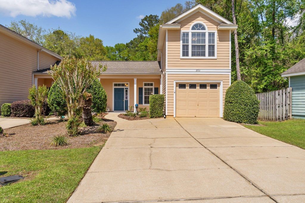 Photo of 2711 Laurelwood Lane, Tallahassee, FL 32308 (MLS # 392180)