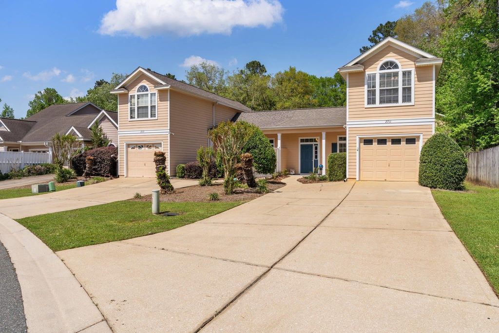 Photo of 2711 Laurelwood Lane, Tallahassee, FL 32308 (MLS # 392180)