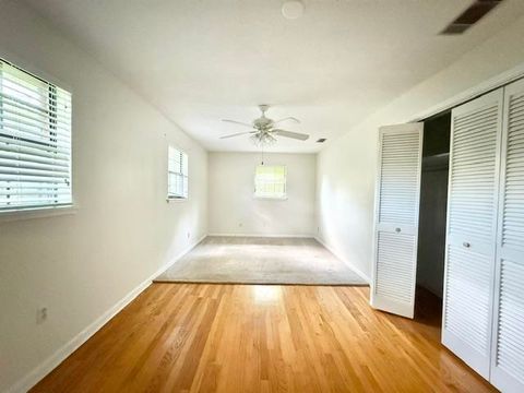 Tiny photo for 2538 W Tharpe Street, Tallahassee, FL 32303 (MLS # 401857)