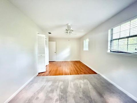 Tiny photo for 2538 W Tharpe Street, Tallahassee, FL 32303 (MLS # 401857)