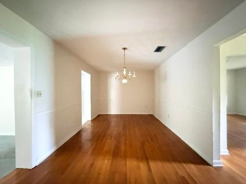Tiny photo for 2538 W Tharpe Street, Tallahassee, FL 32303 (MLS # 401857)