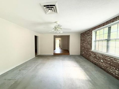 Tiny photo for 2538 W Tharpe Street, Tallahassee, FL 32303 (MLS # 401857)