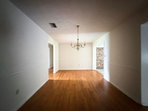 Tiny photo for 2538 W Tharpe Street, Tallahassee, FL 32303 (MLS # 401857)