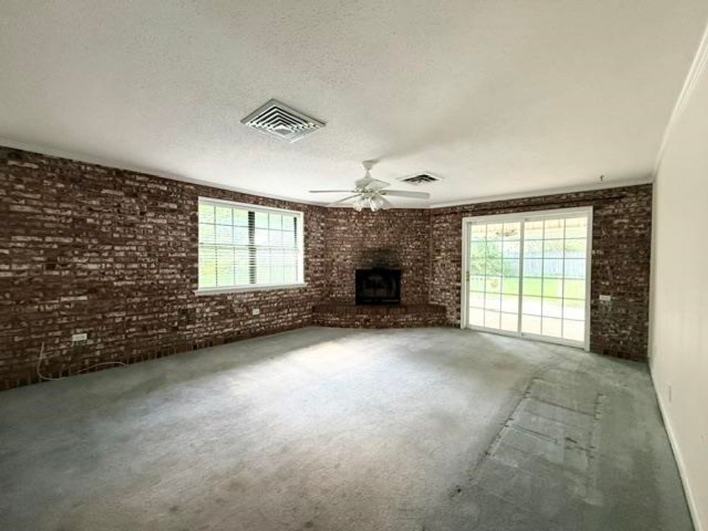 Photo of 2538 W Tharpe Street, Tallahassee, FL 32303 (MLS # 401857)