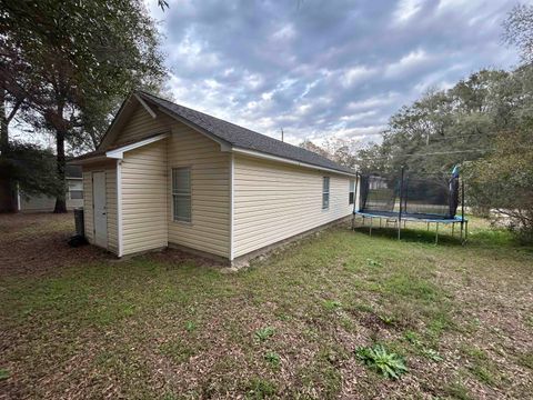 Tiny photo for 4748 Hibiscus Avenue, Tallahassee, FL 32305 (MLS # 389211)