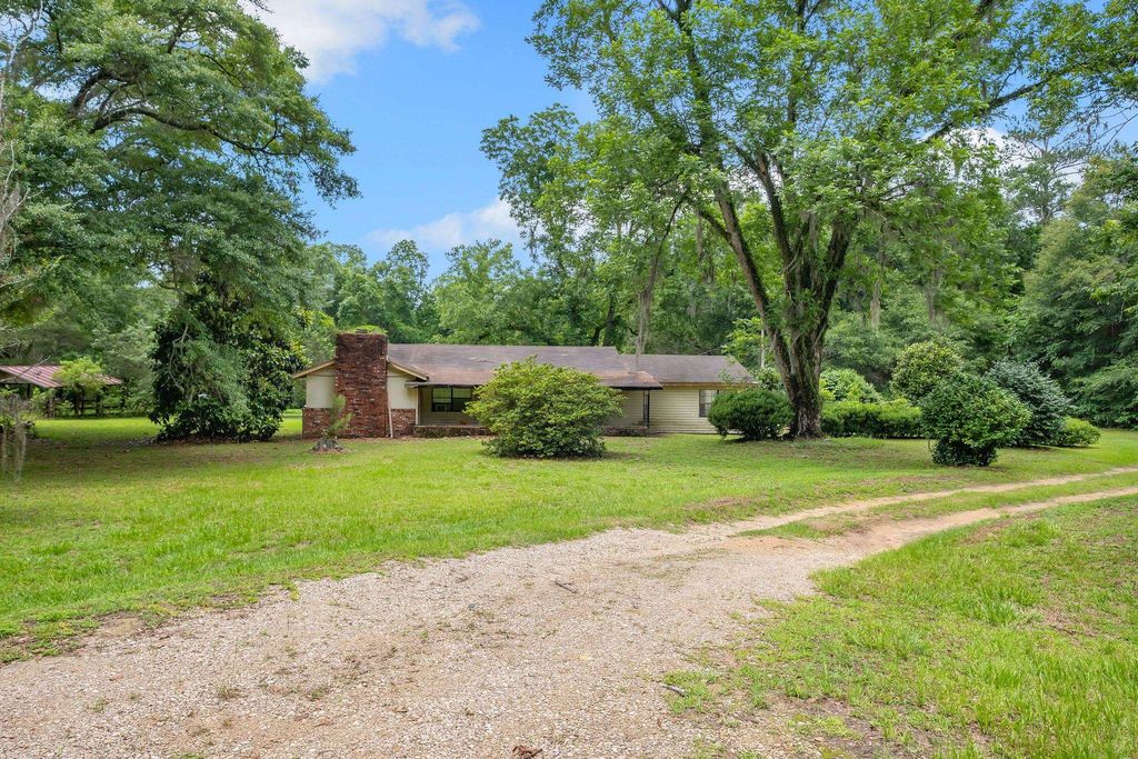 Photo of 2061 Fairbanks Ferry Road, Havana, FL 32333 (MLS # 400619)