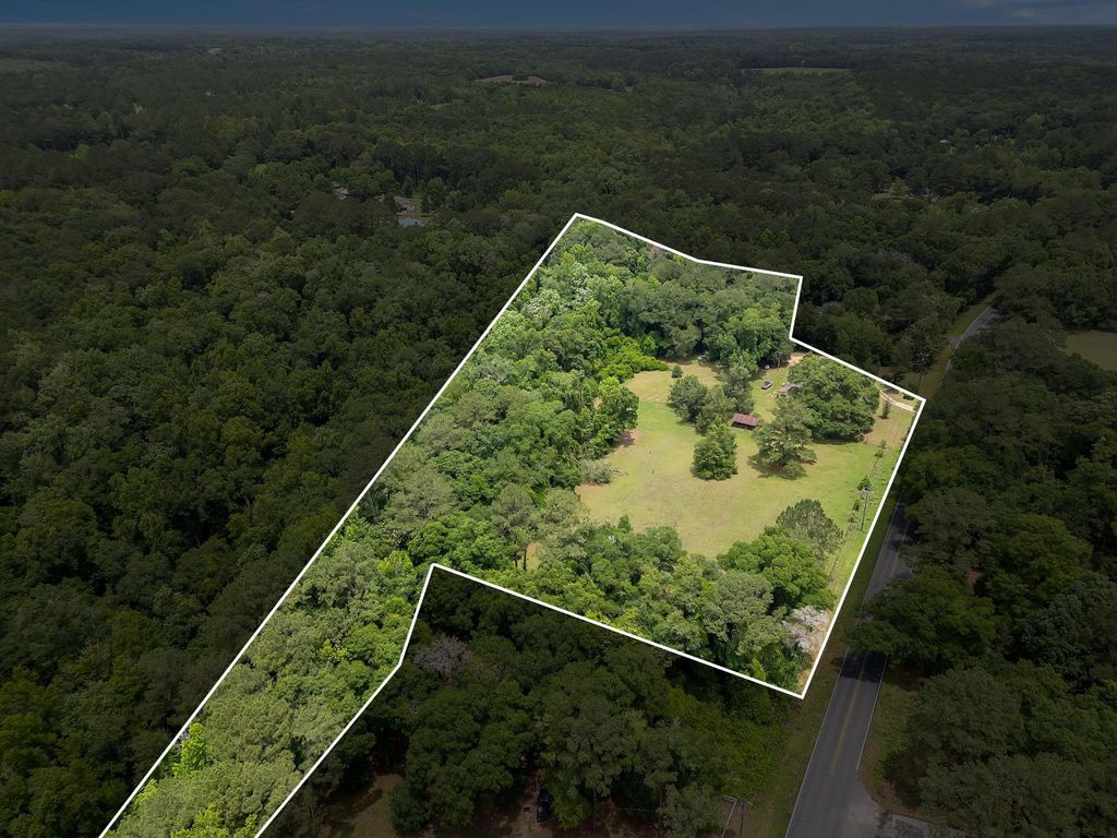 Photo of 2061 Fairbanks Ferry Road, Havana, FL 32333 (MLS # 400619)