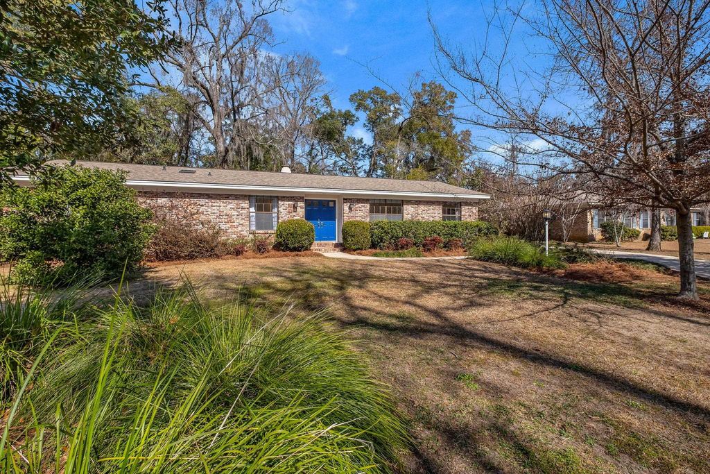 Photo of 2288 Hampshire Way, Tallahassee, FL 32309 (MLS # 396134)