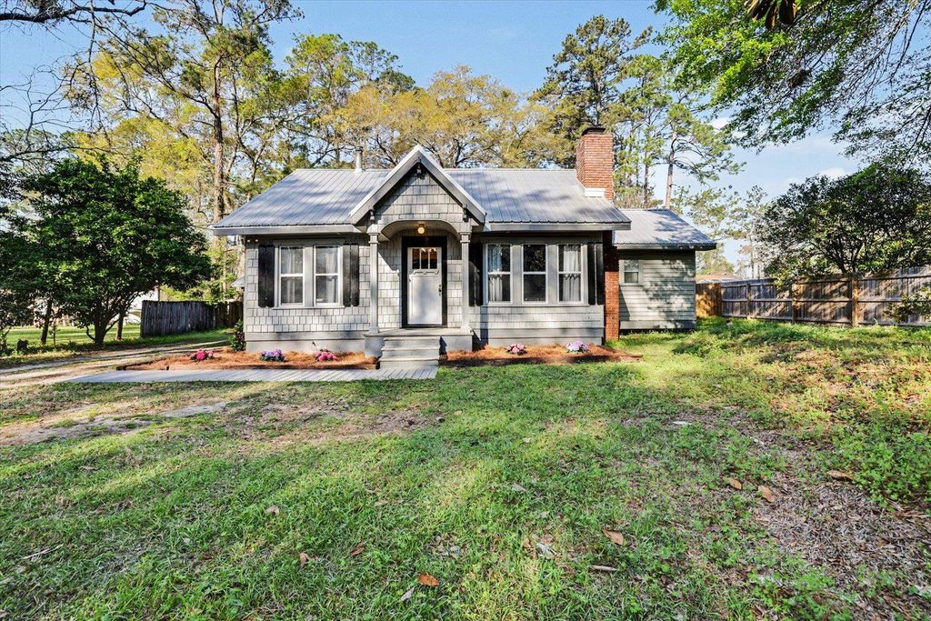 Photo of 1378 Jay Bird Lane, Tallahassee, FL 32310 (MLS # 397880)