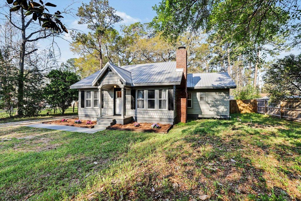 Photo of 1378 Jay Bird Lane, Tallahassee, FL 32310 (MLS # 397880)